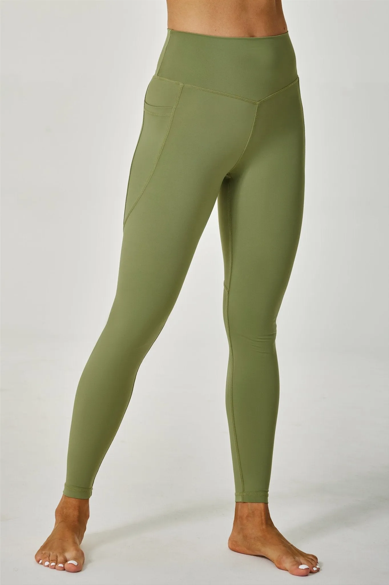 Airflow High-waisted Leggings with Pockets - Light Green