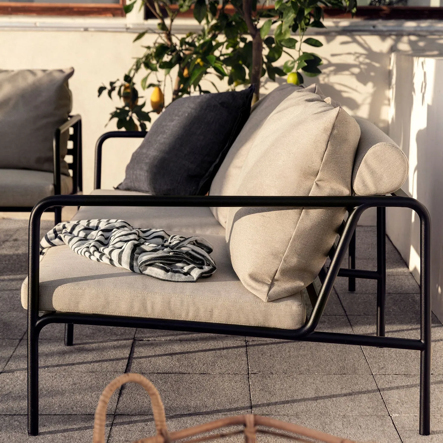 Avon 2-Seater Outdoor Lounge Sofa