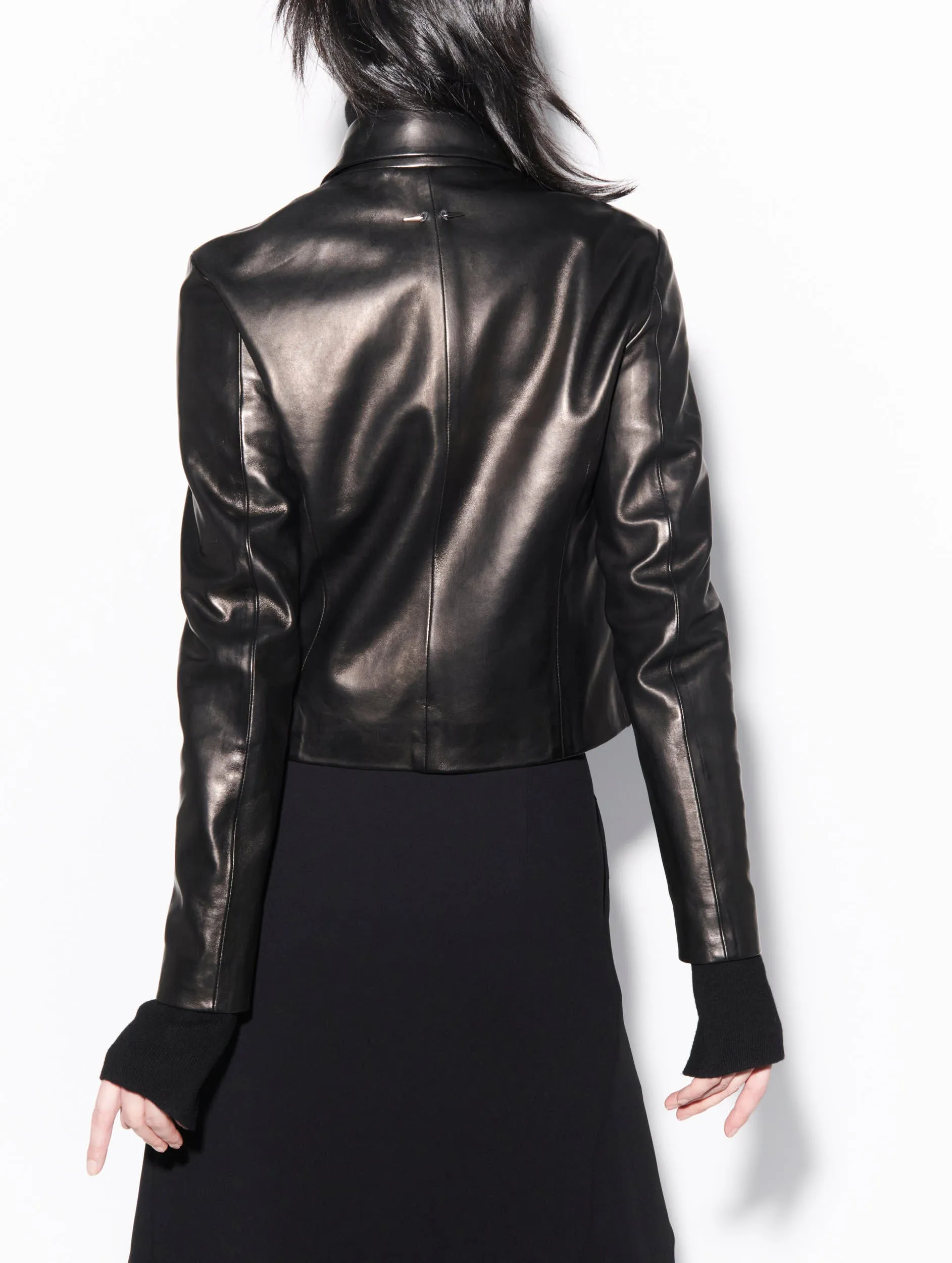 Blouson court en cuir plongé