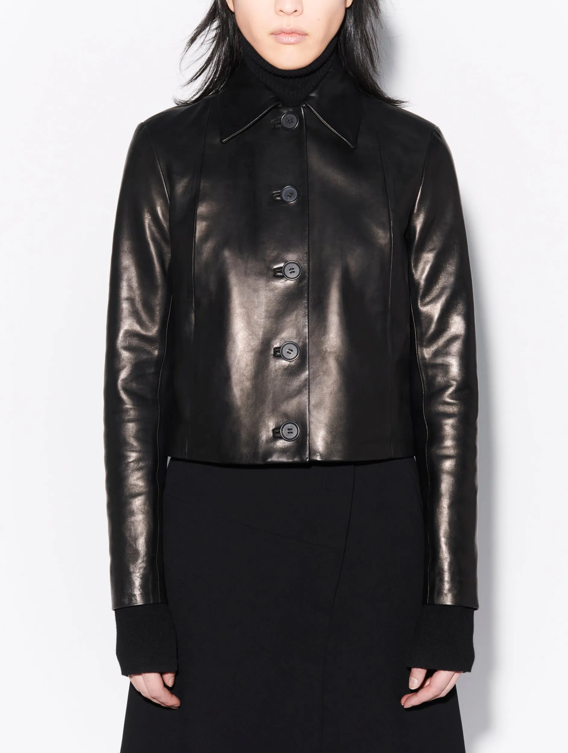 Blouson court en cuir plongé