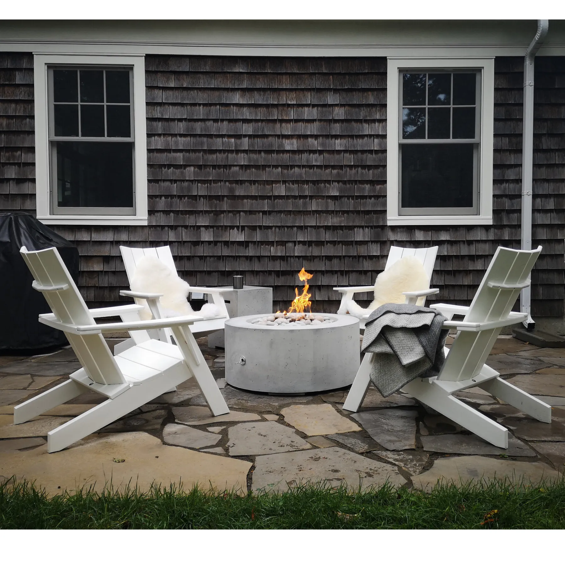 Dekko Belmont Concrete Fire Pit & Cover