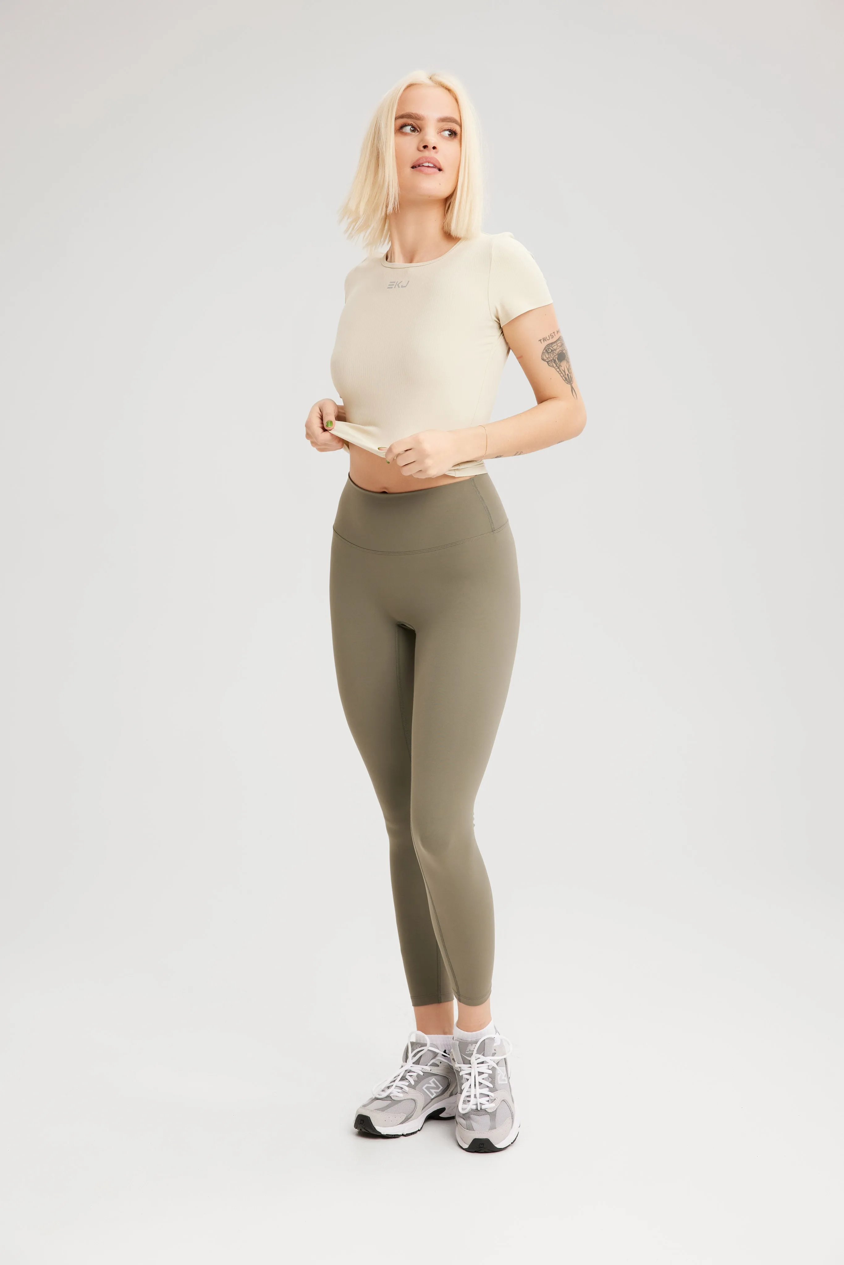 EKJ Seamless Contour Leggings in Military Olive