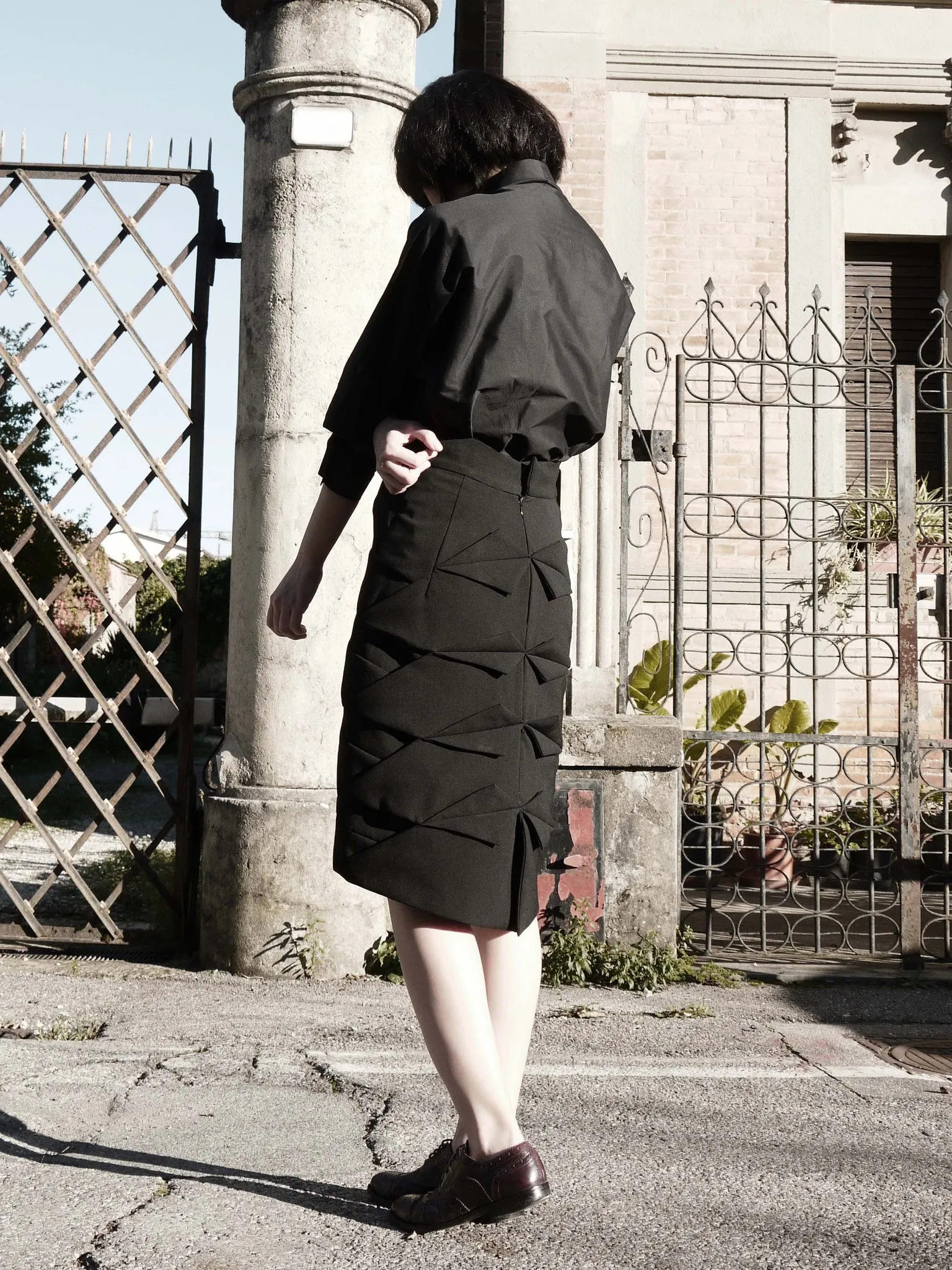 Origami Pleating Skirt / Black