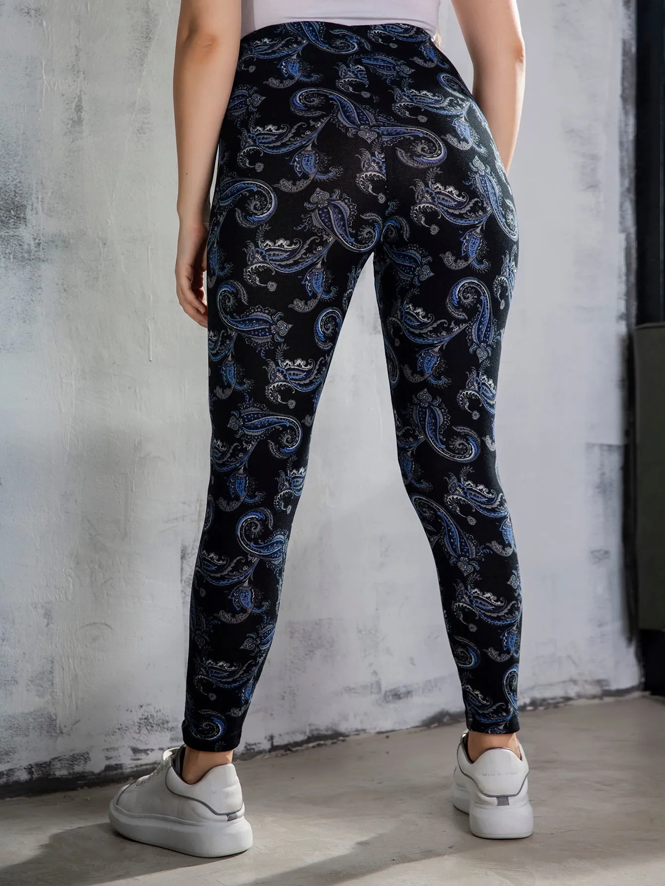 Paisley Cropped Plus Size Leggings