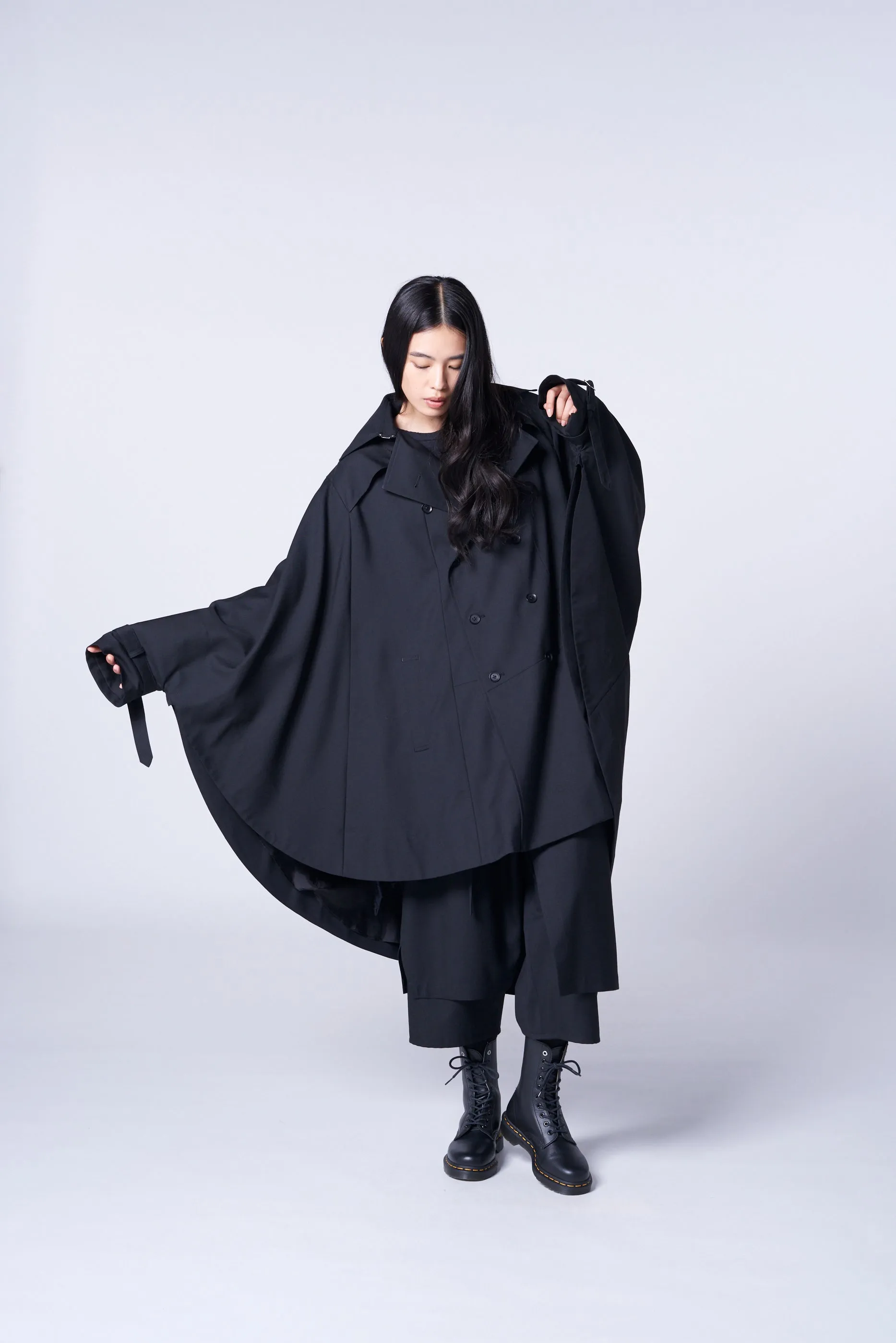 WOOL/POLYESTER GABARDINE JUMBO CAPE CLOAK